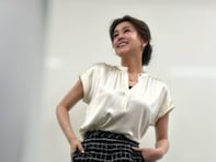 「細すぎて心配」藤原紀香、ショーパンから圧巻の美脚を披露「夢の様なスタイル…」「アクスタかと」