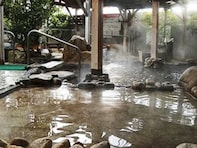 【滋賀県の人気スーパー銭湯】「天然温泉 蒲生野の湯」は源泉かけ流しの湯が自慢の施設。キャンプやリラクゼーションも満喫