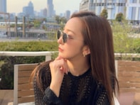 「娘さん成長してますね」板野友美、“おませな”娘とのデートショットに反響「座ってるだけなのに素敵」
