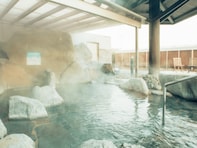【熊本県の人気日帰り温泉】「菊陽温泉さんさんの湯」は和・洋2つの大浴場と家族湯が揃う施設。露天風呂とサウナでリラックス