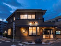 【神奈川県の人気銭湯】「千年温泉」は大正ロマンの内装と漆黒の黒湯天然温泉が自慢のデザイナーズ銭湯