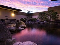 【山梨県の人気スーパー銭湯】「源泉湯 燈屋」は天然源泉かけ流しの「和こしの湯」や充実したサウナが魅力の日帰り温泉施設