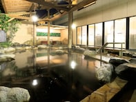 【神奈川県】東京湾の絶景露天や富士山溶岩蒸風呂も！ 一度は行きたい人気スーパー銭湯4選