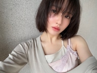 「これセンシティブつかないの」鎮西寿々歌、乱れ髪の色っぽショットに反響！ 「上半期1のメロはこれ」