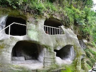 【千葉県】すべて入場無料！ 墨絵の山並み展望台・海外遺跡のやぐら群・高さ10mの手掘りトンネル。絶景スポット3選