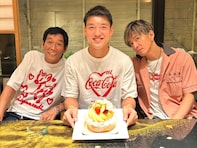 「めんつすご」堂安律、木村拓哉＆明石家さんまとのスリーショットを公開！ 「嘘みてーな構図でえぐい」