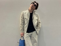 「靴履いてるのもレア」渡辺翔太、私服ショット公開「足長くてほんとにスタイル良すぎる」「爆イケ」
