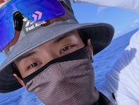 「アイドルのプロ意識」向井康二の日焼け対策万全な姿に「目ぇしか見えなくても、男前すぎて」「爽やか」