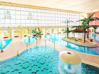 横浜の屋内プール3選！ 子ども100円の格安市民プールから「22のプール」がある温水施設まで