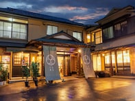 【楽天トラベルセール】静岡県「伊豆長岡温泉 湯治場 弘法の湯 本店」が今だけ特別価格に！豊富な源泉をかけ流しで堪能できる温泉宿【8月16日】