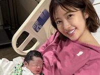 「産後直後なのに美しすぎ」くみっきー、シンガポールで第3子出産「赤ちゃんかわいい」「身体大事に」