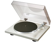 ボタン一つで本格サウンドを楽しめる。デノンのレコードプレーヤーは初心者にもおすすめの高性能モデル