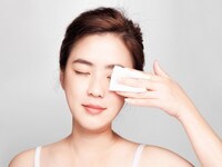 代向け化粧水のおすすめ人気ランキング18選 代の前半と後半で使い分けるのが理想 毛穴やニキビをケアして美肌に プチプラはソフィーナ オルビスが人気 Best One ベストワン