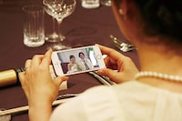 結婚式の新しいサプライズ演出！席札のQRコードをスマホやタブレットで読み取るとメッセージ動画が見られるサービス「ショートBOX」をリリース！ - All About NEWS 