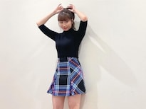 ももクロ佐々木彩夏、透け透けスカートから美脚がモロ見え