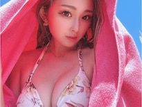 エロ過ぎる」ゆうちゃみ、美しい胸元あらわなビキニ姿を披露 ...