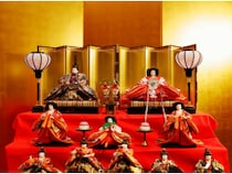 雛人形 伝統的な布製 赤青 ひな人形の下に敷く赤い布の意味は？ひな祭りの豆知識・由来
