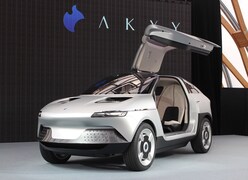 旭化成がEVコンセプトカー「AKXY」を披露した理由とは？