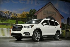 SUBARUが新型SUV「アセント」をロサンゼルスオートショーで初公開