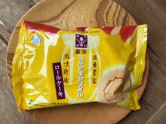 ミニストップと森永ミルクキャラメルがコラボ！ ふわふわロールケーキを食べてみた