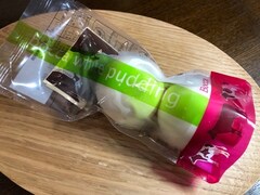 カルディで買えるゴムに入った「牧家の白いプリン」。独特の開け方と濃厚な味が最高