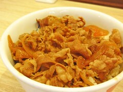 糖質が気になる人に朗報！ 松屋がライスを無料で生野菜に変更できる「ロカボチェンジ」スタート
