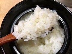 ダイソーの「炊飯マグ」で炊き込みご飯に挑戦！ レンチンで叶う「激うまご飯生活」