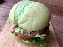 モスバーガーの動物性食材を使わない「グリーンバーガー」を知っている？ テリヤキ味が新発売！