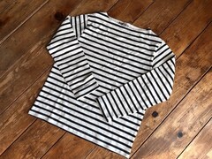 ワークマンの「ヨゴレニクイ長袖Tシャツ」ははっ水加工がされたバスクシャツ。キッチンや子育てで実力発揮!?