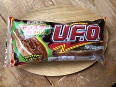 ファミマの「U.F.O.濃い濃いモンスター焼そばパン」を食べてみた！ ずっしり重くてお腹も満足