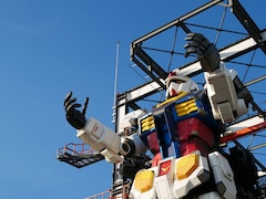 横浜の実物大“動くガンダム”2024年3月末まで延長決定！ 「こんなにうれしいことはない」ファン歓喜