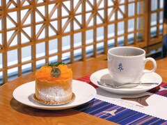 横浜駅に突如現れる!? 豪華なインテリアのカフェ「ザ ロイヤルカフェ ヨコハマ モンテローザ」徹底取材