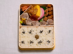 崎陽軒のシウマイ弁当、1番はじめに何食べる？ 好きなおかずは？ ランキングを発表！