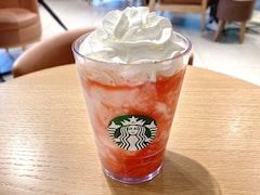 【スタバ新作】甘酸っぱい人気者！ 今年の「ストロベリー フラペチーノ」は約4カ月も楽しめます