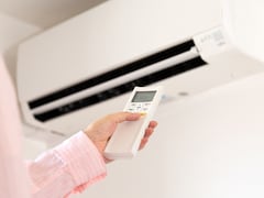 暖房をつけると暑い、でも消すと寒い……どうする？ 家電のプロがすすめる設定は