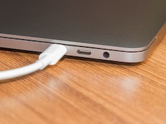 寝ている間にパソコンを充電しています。過充電になってしまう可能性はありますか？【パソコンのプロが回答】