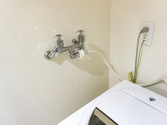 洗濯機の水栓は閉めないとダメ？ 開けっぱなしだと何が起きる？ 【家電のプロが回答】