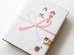 内祝いの“半返し”にモヤモヤ……最初から半額でよくないですか？ 海外にもお返し文化ありますか？