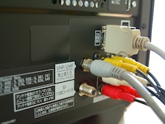 テレビ裏のケーブル類、一緒に引き取りに出してよいのはどこまで？ 注意すべきポイントも……