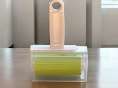 【ダイソー】繰り返し使えてお手入れも簡単！ 「粘着ゲルクリーナー」は水で洗えるエコな“コロコロ”
