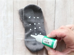 【ダイソー】SNSで話題の「すべり止め液」を使ってみた！ その効果は？