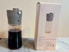 【スリーコインズ】ようやく在庫が復活！ 注ぎとスプレーの2WAYで使える「液体ミニスプレーボトル」