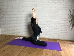 可能であれば、胸を少し天井に向けるように