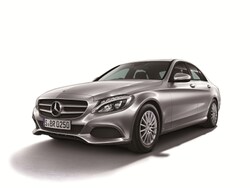メルセデス・ベンツCクラス。156psの1.6L直4ターボを搭載したエントリーグレードのC180(441万円)と特別仕様車のローレウスエディション(498万円)が狙える