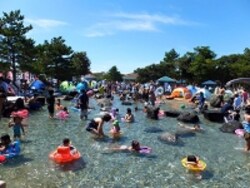 水深が浅い「渓流」や「沢」は子どもたちの絶好の水遊び場
