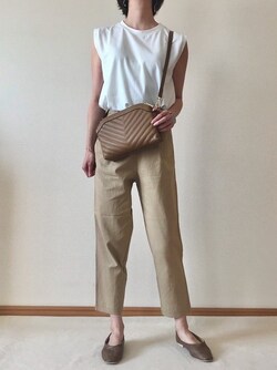 アンクル丈の少し短めなデザインも軽やかにまとまります/出典:WEAR