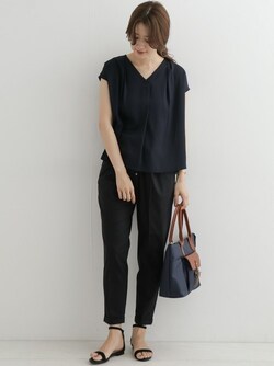 着やせのためのフレンチスリーブは引き締め色を選ぶなど工夫を/出典:WEAR