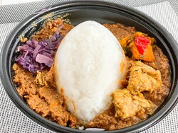 2種類のあいがけカレーになっている