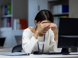 「残業ナシでさっさと帰る」ドイツ人に手取りで完敗。2倍働く日本人が“働き損”から抜け出せないワケ