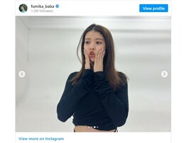 馬場ふみか、おなかチラリ＆むぎゅっと顔に絶賛の嵐！ 「めっちゃ可愛い」「変顔も可愛らしい」